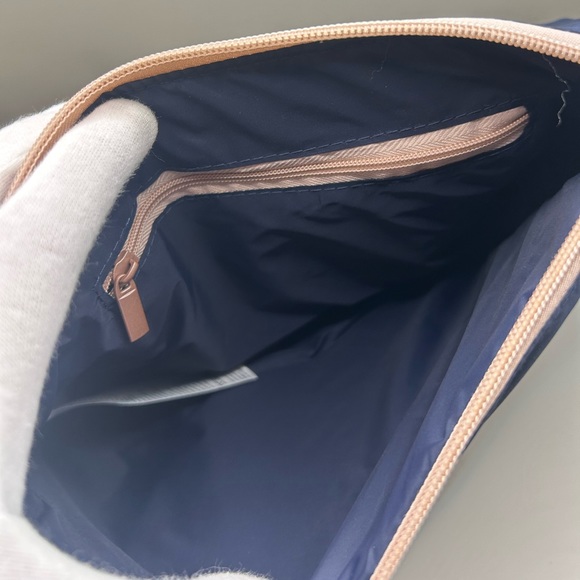 Lacoste Eau De Sensuelle Toiletry Bag - Picture 3 of 7